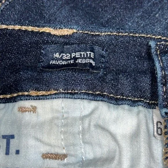 Gap Denim Jeans Size 14 / 32P Blue Straight Leg Stretch High Rise Button Fly - Picture 4 of 6